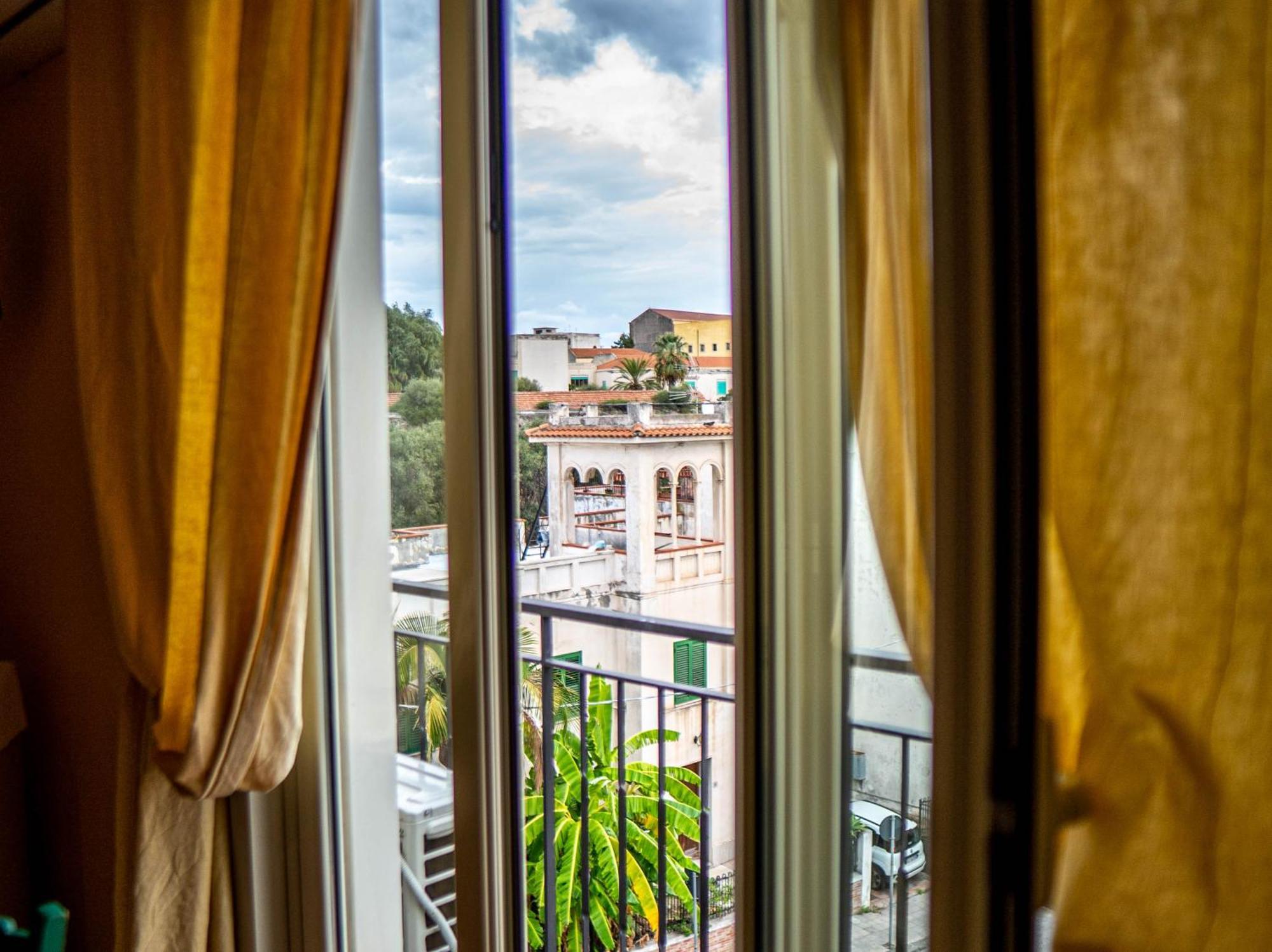 Domus Musia Apartment Milazzo Luaran gambar