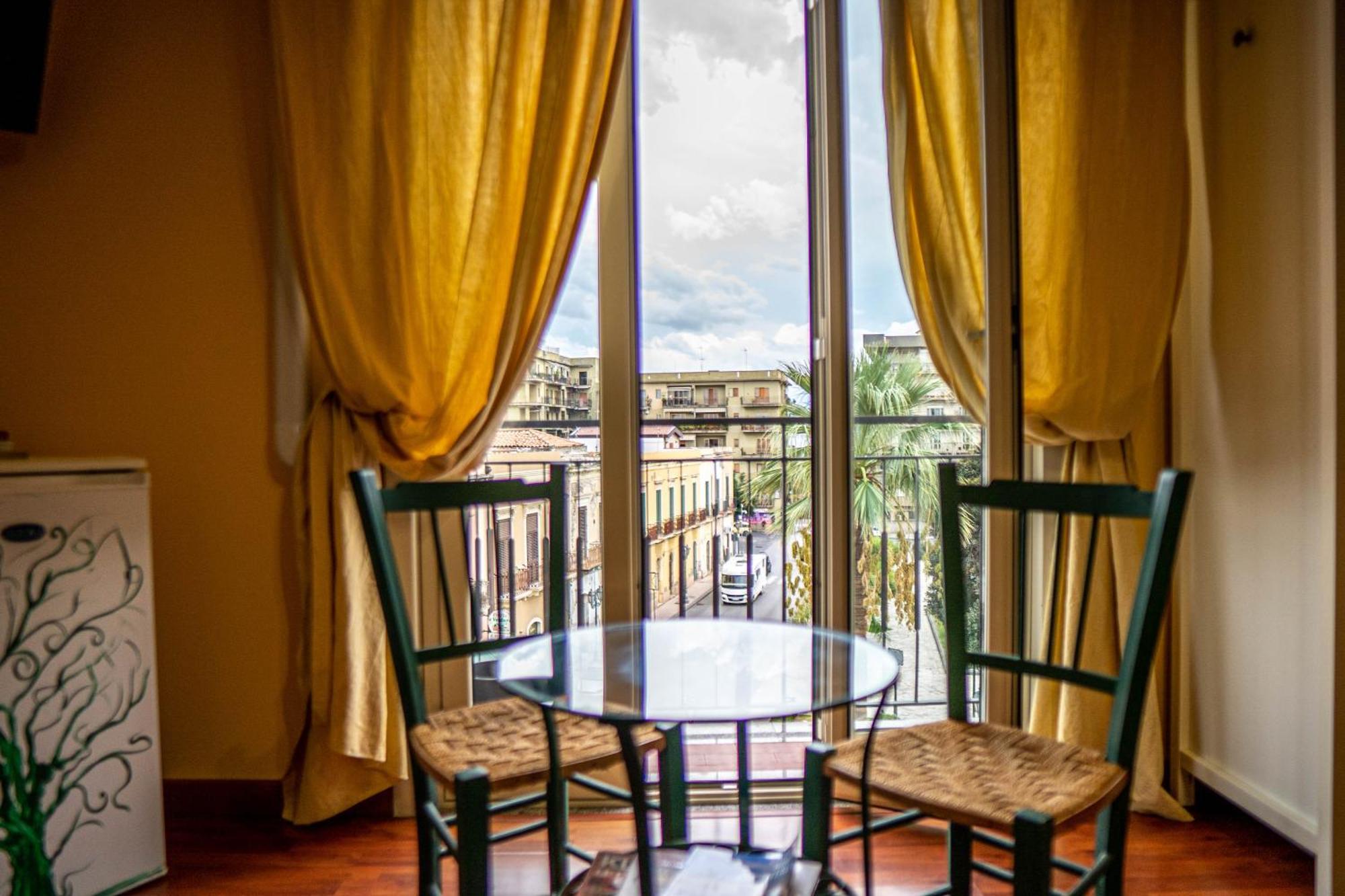 Domus Musia Apartment Milazzo Luaran gambar